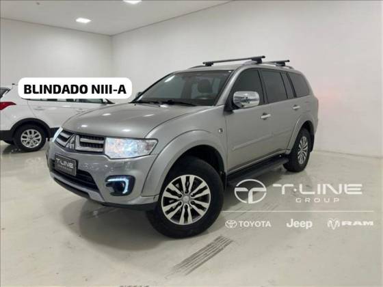 MITSUBISHI PAJERO 3.2 HPE 4X4 7 LUGARES 16V TURBO INTERCOOLER DIESEL 4P AUTOMÁTICO